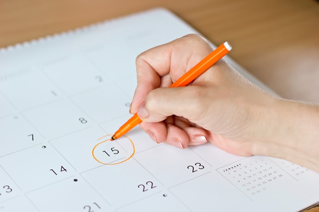 marking calendar to demonstrate time riddle