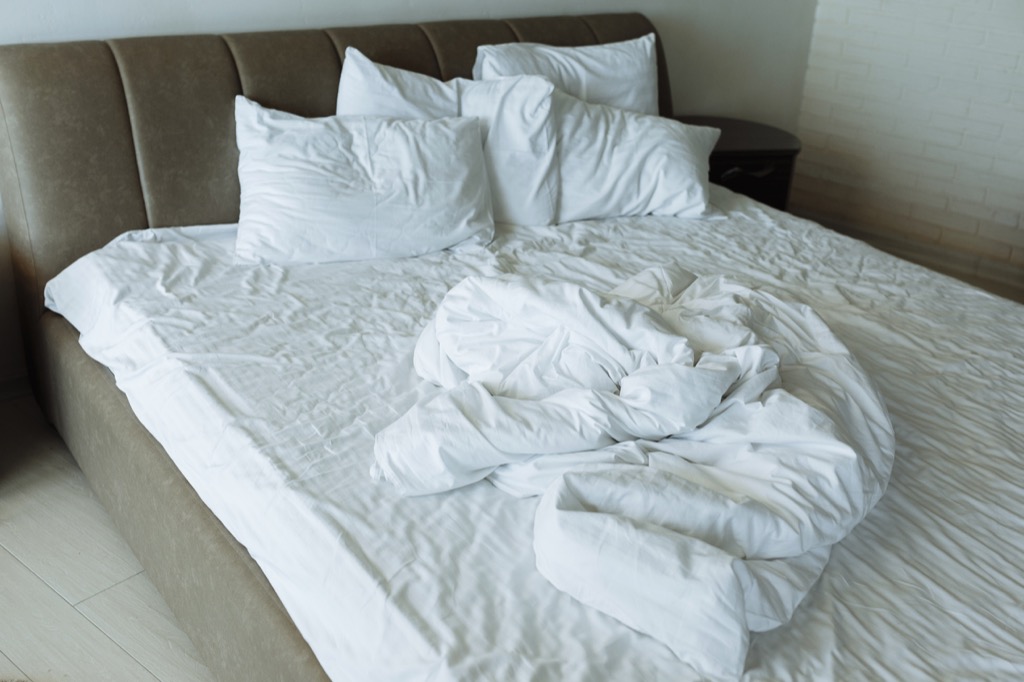 sheets things no woman over 40 should own what not to wear after 40