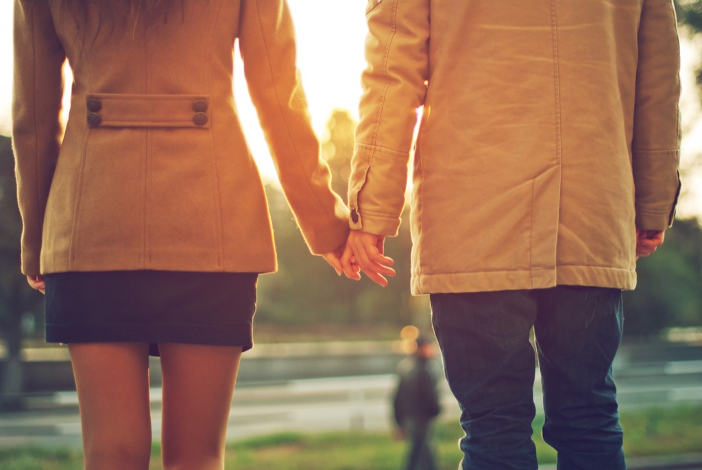 holding hands, 20 phrases to say