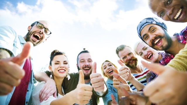 people give thumbs up