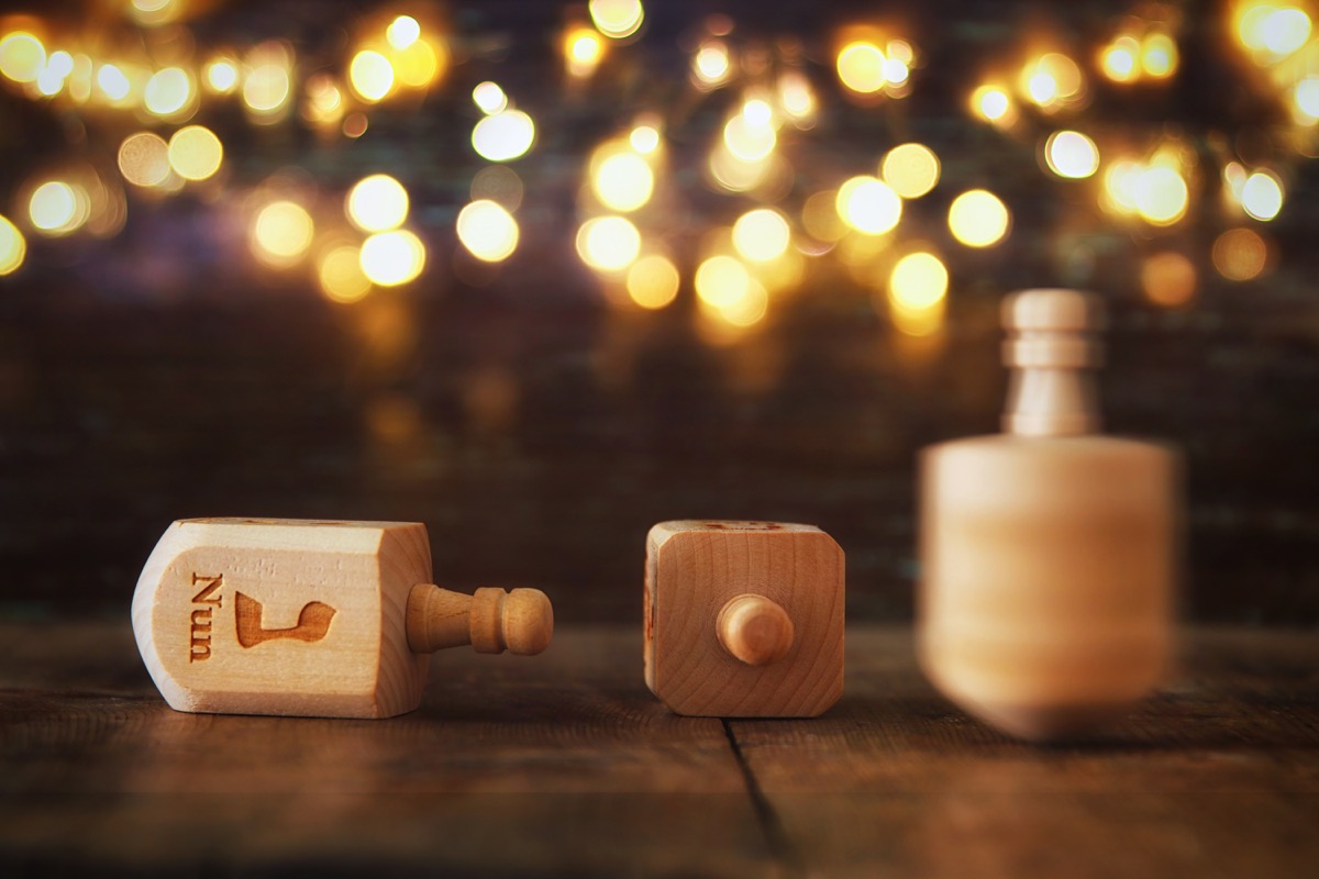 spinning dreidel