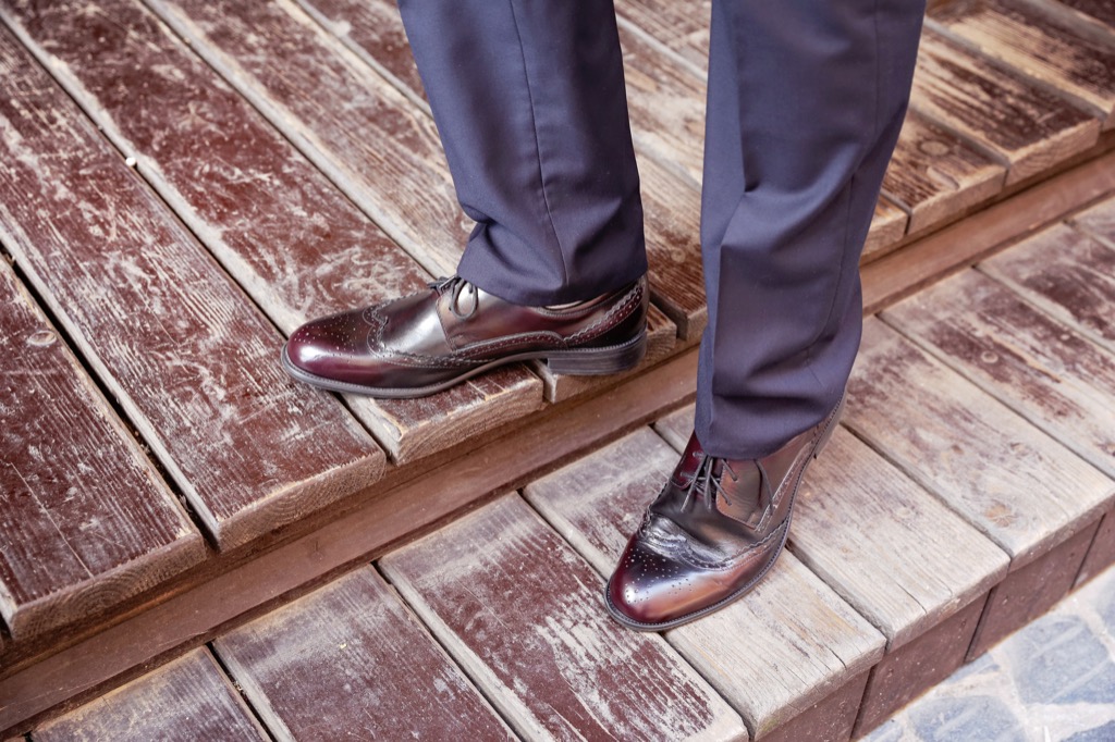 brown shoes and pants, mens - how to dress over 50