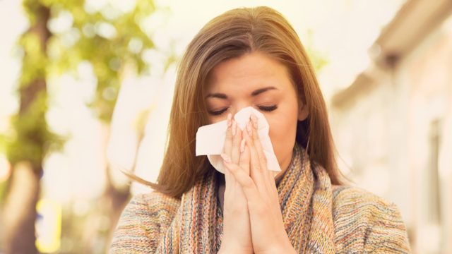woman allergies spring
