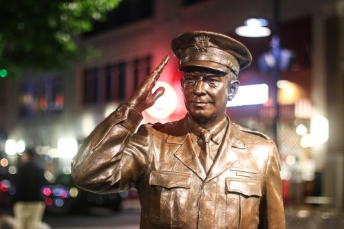dwight d eisenhower statue