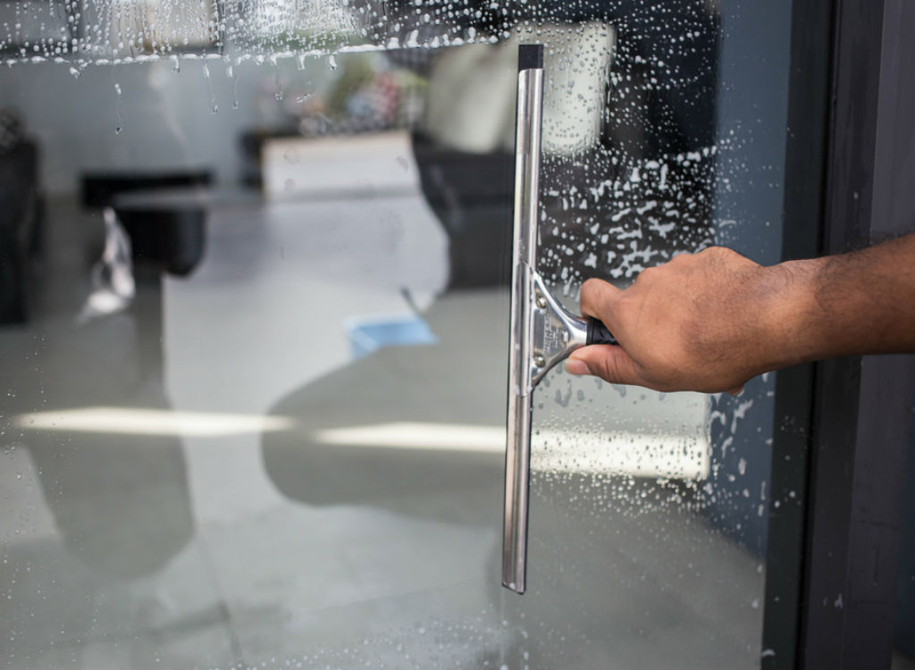 Squeegee Cleaning caddy pro housekeeping tips