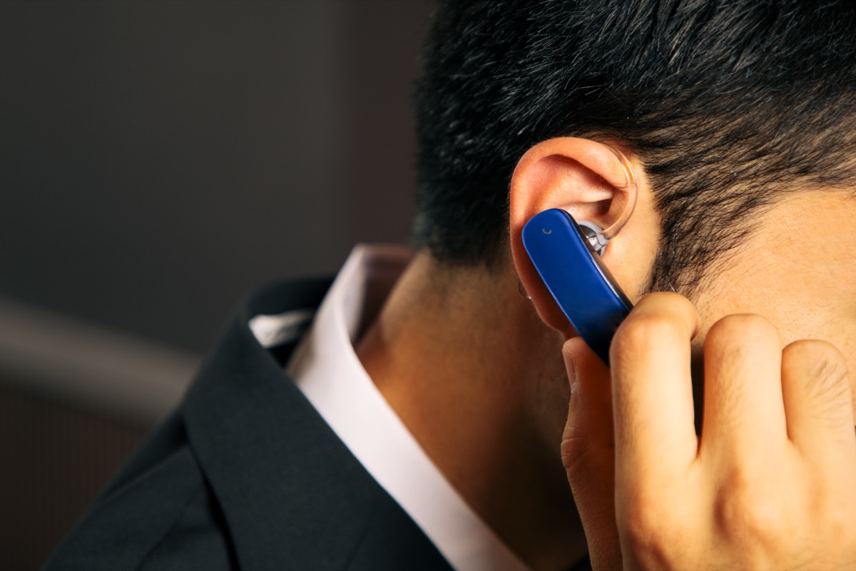 bluetooth headset earpiece, etiquette mistakes