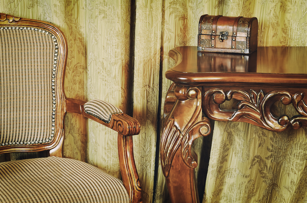 antique furniture things you should never buy online