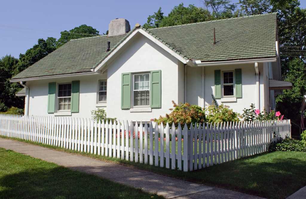 Fence in Front of Home Boosting Your Home's Curb Appeal