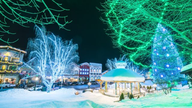 leavenworth washington christmas lights at night