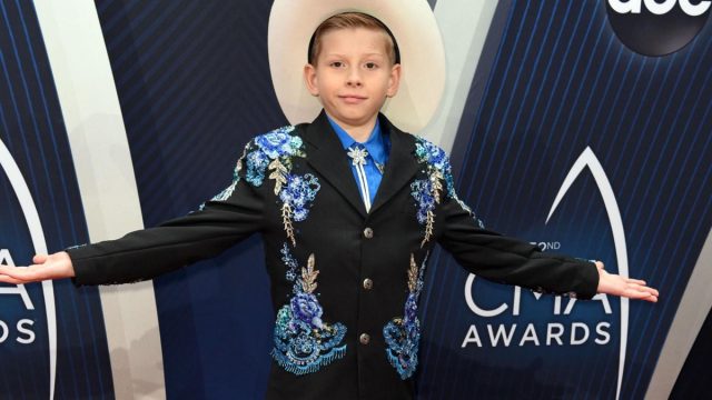 Country yodeling kid Mason Ramsey