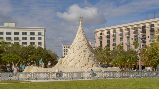 The world’s only 35-foot-tall tree made from 700 tons of sand in West Palm Beach, Florida