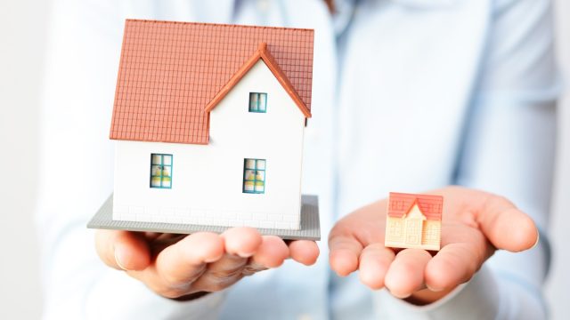 Big vs Small House {Cons of Owning a Big house}