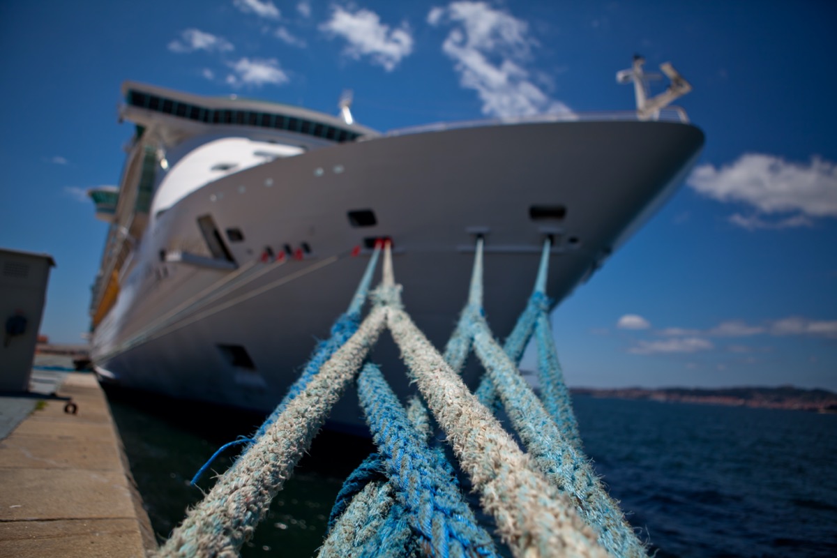cruise ropes connected to the ship