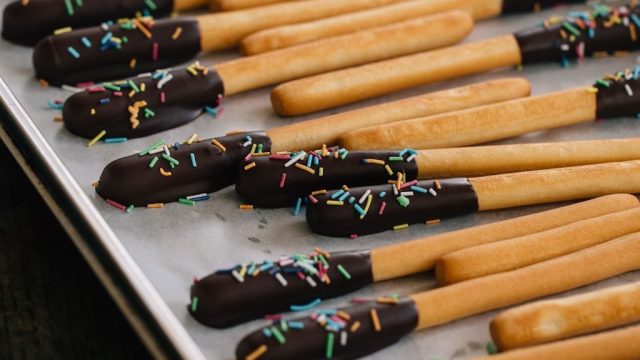 celebrity chef creates easy snack for parents