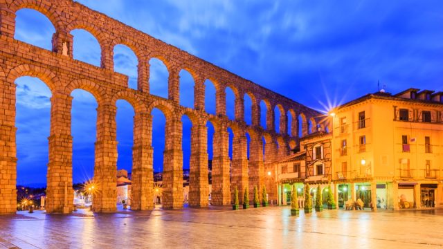 the roman aqueduct in segovia spain