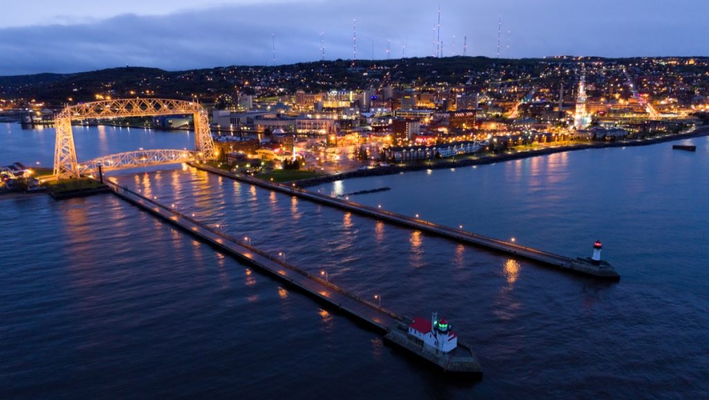 duluth minnesota at night