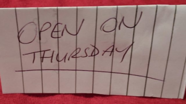 woman leaves boyfriend notes to help him deal with depression