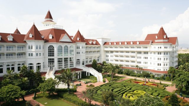 overview of the hong kong disneyland hotel and garden