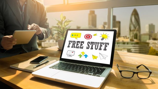Computer that says "free stuff"