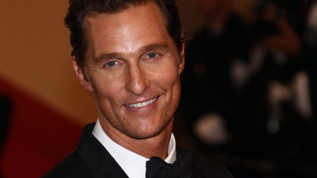 matthew mcconaughey in tux on red carpet