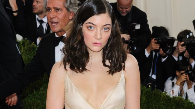 Lorde arrives at the Metropolitan Museum of Art Costume Institute Gala Manus x Machina: Fashion in the Age of Technology on May 2, 2016