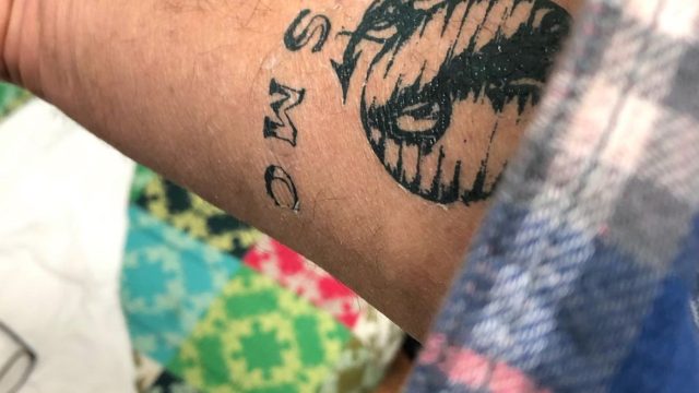 Christopher Meloni shows Stabler tattoo