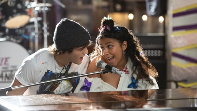 Charlie Gillespie and Madison Reyes in Julie and the Phantoms