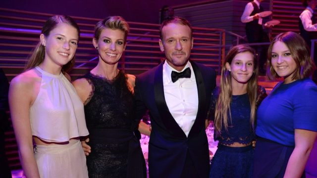 Tim McGraw, Faith Hill, and daughters in 2015