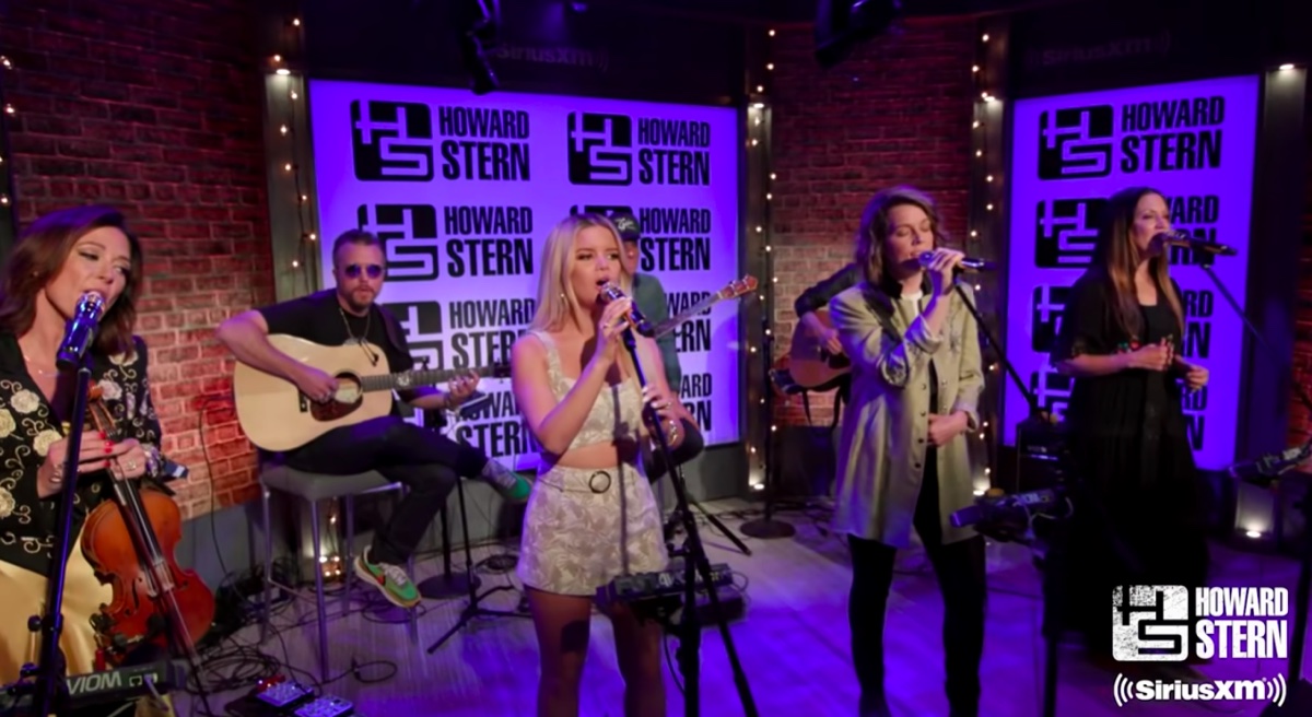 The Highwomen performing "The Chain" on The Howard Stern Show