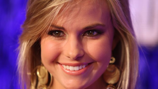 caitlin upton or caite upton smiling