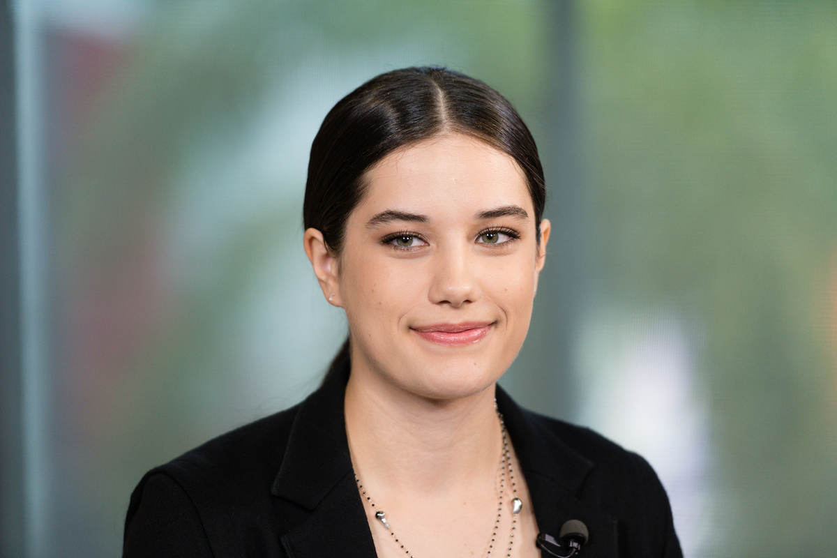 Ella Travolta at "Extra" in May 2019