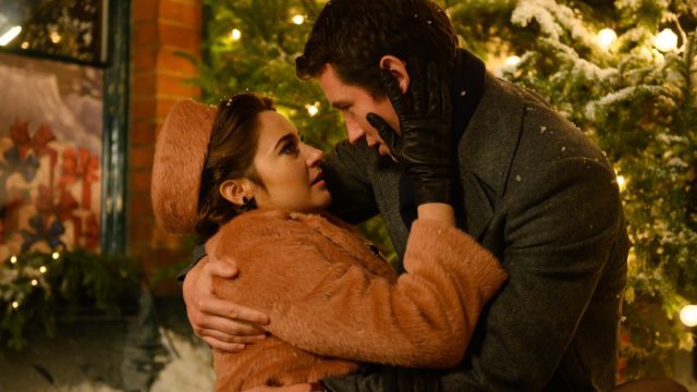 Shailene Woodley and Callum Turner in The Last Letter From Your Lover