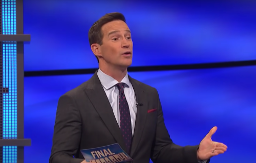 Mike Richards hosting "Jeopardy!" in March 2021