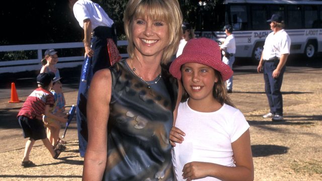 Singer Olivia Newton-John and daughter Chloe Lattanzi attend the Seventh Annual Environmental Media Awards on November 2, 1997 at the Will Rogers State Park in Pacific Palisades, California.