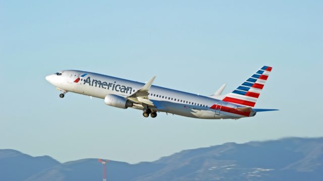 LOS ANGELES/CALIFORNIA - JAN 27, 2017: American Airlines Boeing 737-823(WL)