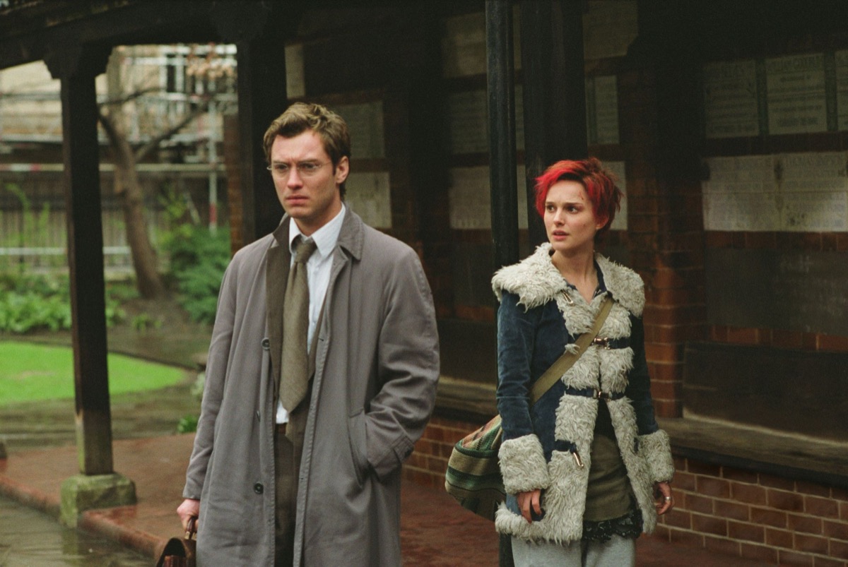Jude Law and Natalie Portman in Closer
