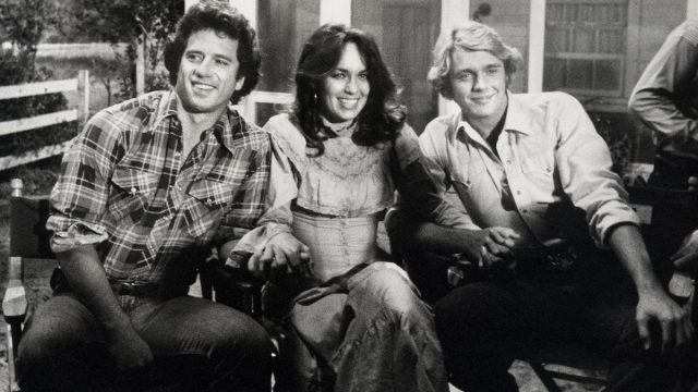 Tom Wopat, Catherine Bach, and John Schneider during a press conference to announce Schneider and Wopat's return in 1983