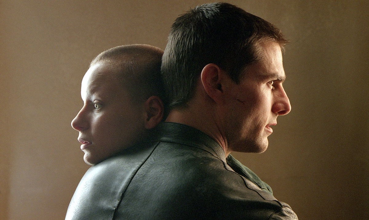 Samantha Morton and Tom Cruise in Minority Report