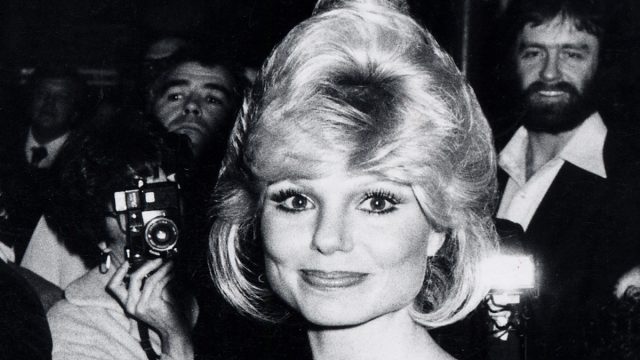 Loni Anderson at the 1980 Golden Globe Awards