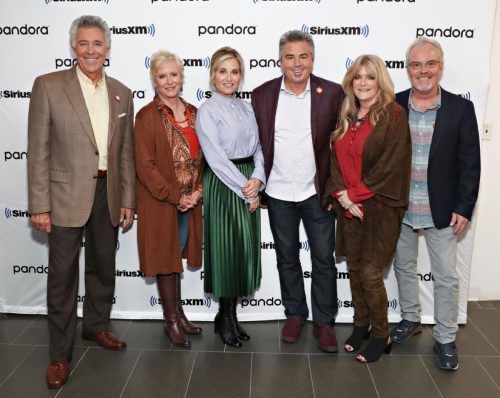 the cast of the brady bunch today on the red carpet