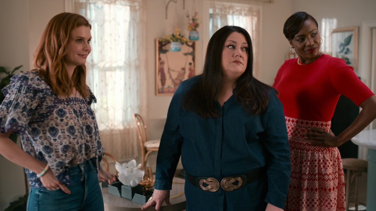 Joanna Garcia Swisher, Brooke Elliott, and Heather Headley in Steel Magnolias
