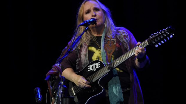 Melissa Etheridge performing