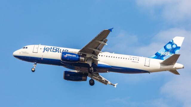 Airbus A320 JetBlue approaches John F. Kennedy International Airport in New York, NY on November 3, 2013. A320 was the first narrow body airliner from Airbus. It is the biggest competition to Boeing 737.