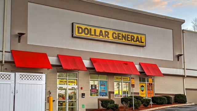 dollar general storefront