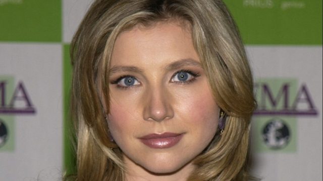 Sarah Chalke in 2002