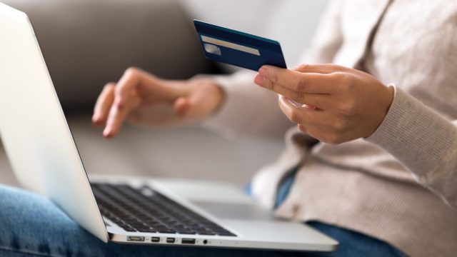 using credit card to shop online