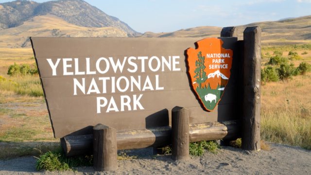 Yellowstone National Park Sign