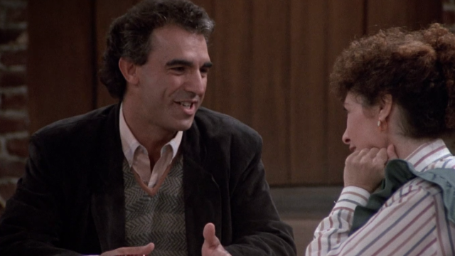 Jay Thomas and Rhea Perlman on "Cheers"