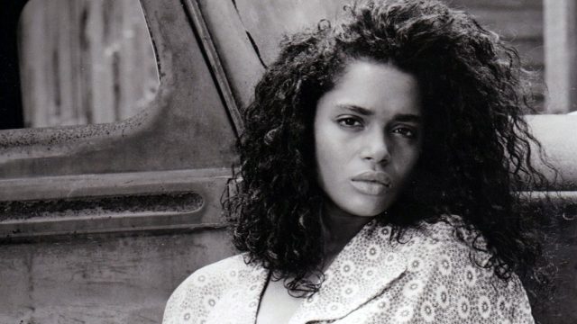 Lisa Bonet in 1987