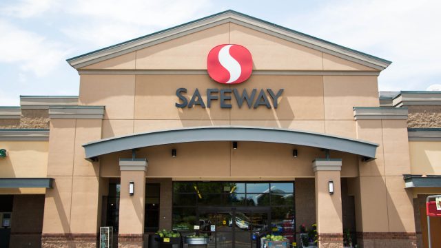 Safeway Grocery Store location in Eugene, Oregon.